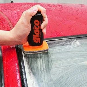 SOFT99 Glaco Glass Compound Roll 100ML – Oil Remover & Water- Repellent Solution for Crystal Clear Car Glass